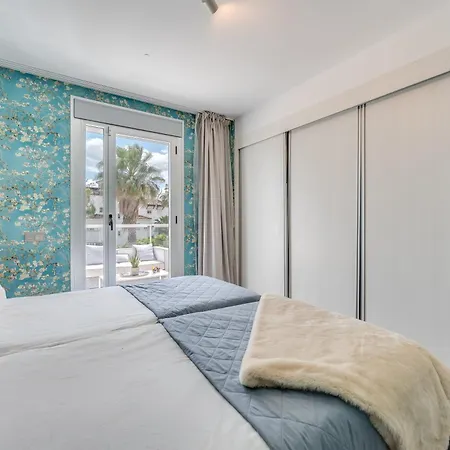 Newly Built 3 Bdrm Lavish Penthouse Next To Apartmán *