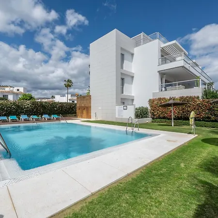 Newly Built 3 Bdrm Lavish Penthouse Next To Marbella