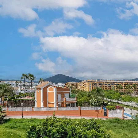 Newly Built 3 Bdrm Lavish Penthouse Next To *