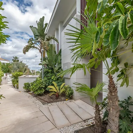 Newly Built 3 Bdrm Lavish Penthouse Next To Marbella