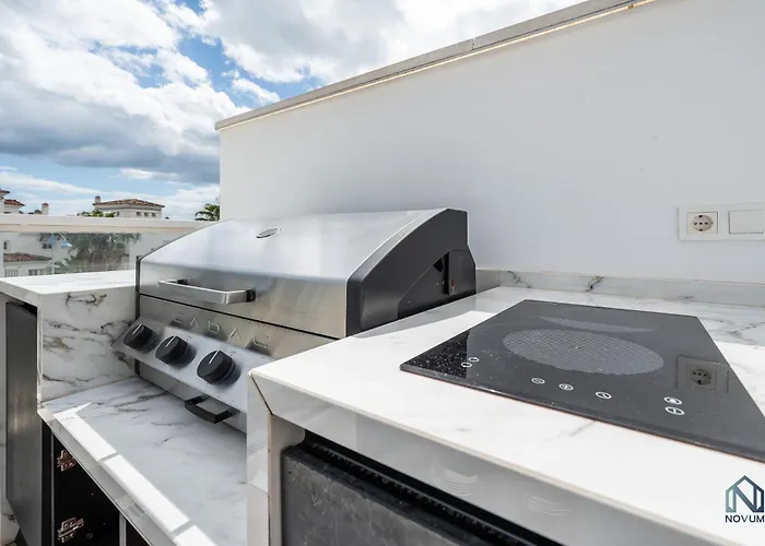 Newly Built 3 Bdrm Lavish Penthouse Next To * Marbella