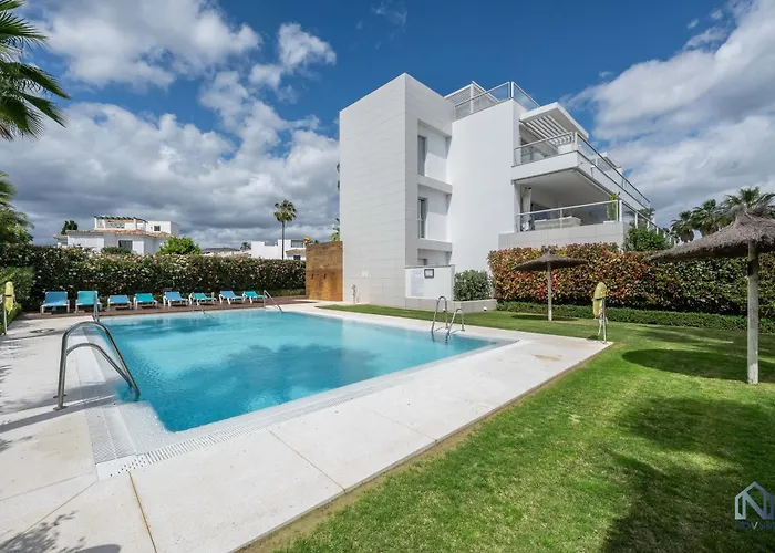 Newly Built 3 Bdrm Lavish Penthouse Next To Marbellac