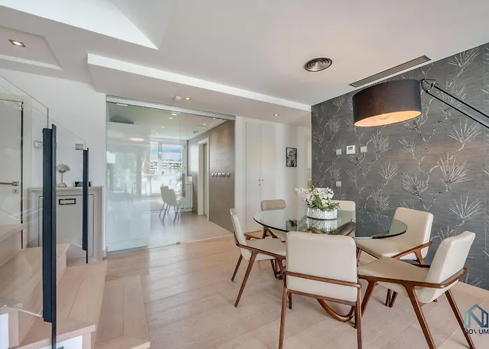 Newly Built 3 Bdrm Lavish Penthouse Next To Appartement *