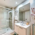Newly Built 3 Bdrm Lavish Penthouse Next To Apartamento