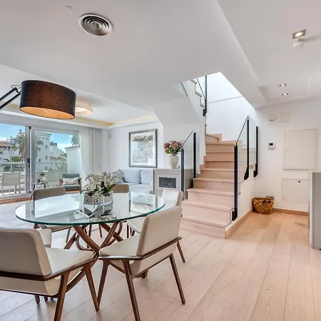 Newly Built 3 Bdrm Lavish Penthouse Next To Lejlighed Marbella