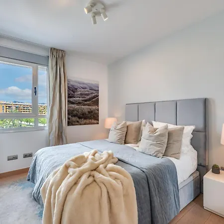Apartment Newly Built 3 Bdrm Lavish Penthouse Next To