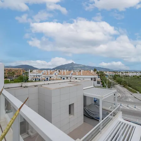 Newly Built 3 Bdrm Lavish Penthouse Next To