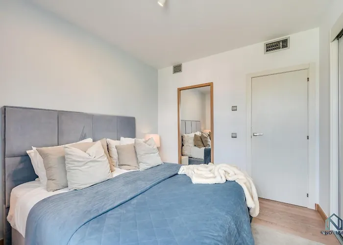 Newly Built 3 Bdrm Lavish Penthouse Next To *