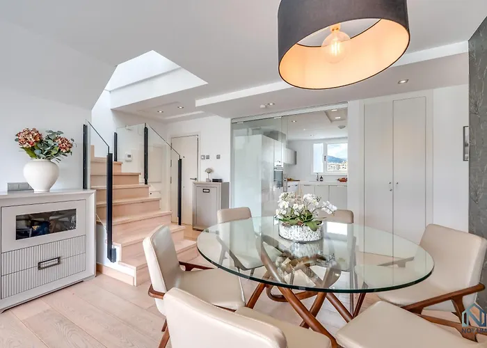 Newly Built 3 Bdrm Lavish Penthouse Next To * Marbella