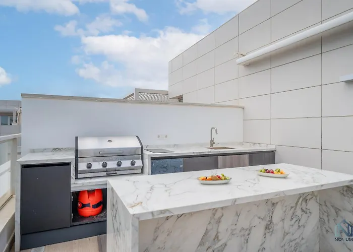 Newly Built 3 Bdrm Lavish Penthouse Next To * Marbella