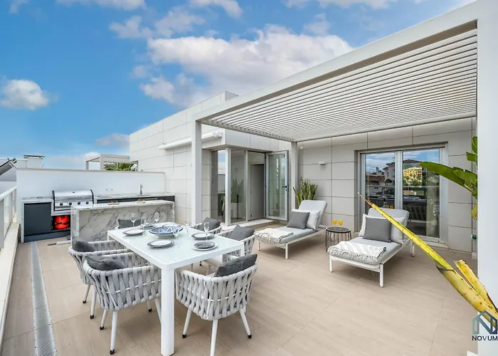 Apartament Newly Built 3 Bdrm Lavish Penthouse Next To Marbella