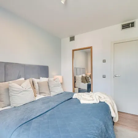 Newly Built 3 Bdrm Lavish Penthouse Next To *