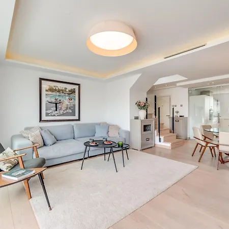 Newly Built 3 Bdrm Lavish Penthouse Next To