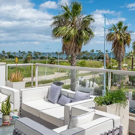 Newly Built 3 Bdrm Lavish Penthouse Next To شقة